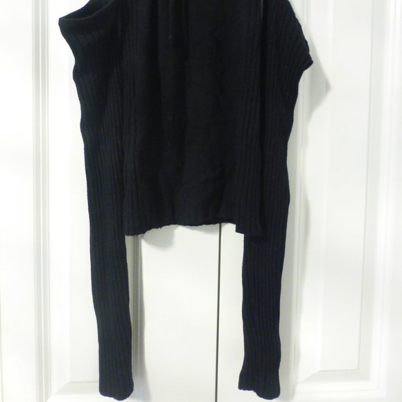 URBAN BEHAVIOR Y2K black cold shoulder sweater top - Picture 2 of 7